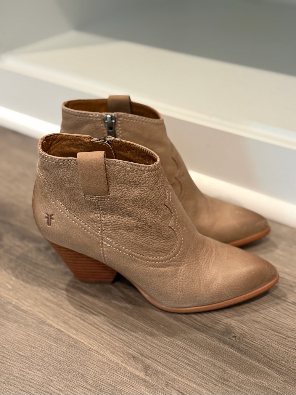 FRYE AND CO. Taupe Leather Western Ankle Booties - Picture 3 of 3